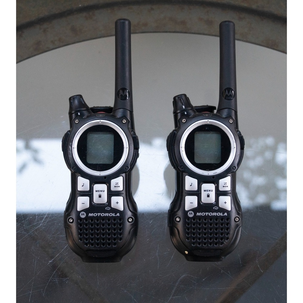 Set Of Motorola MR350R Talkabout 2-Way Radio‎ Walkie Talkie - Pair- No Chargers